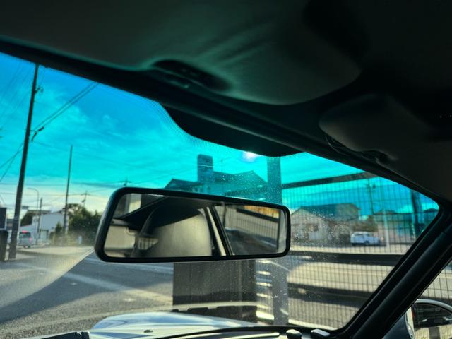 911 911カレラ D車 電動シート カラークレスト レザーステアリング ブラックキャリパー コンチネンタル製オーディオ カラークレストセンターキャップ(18枚目)