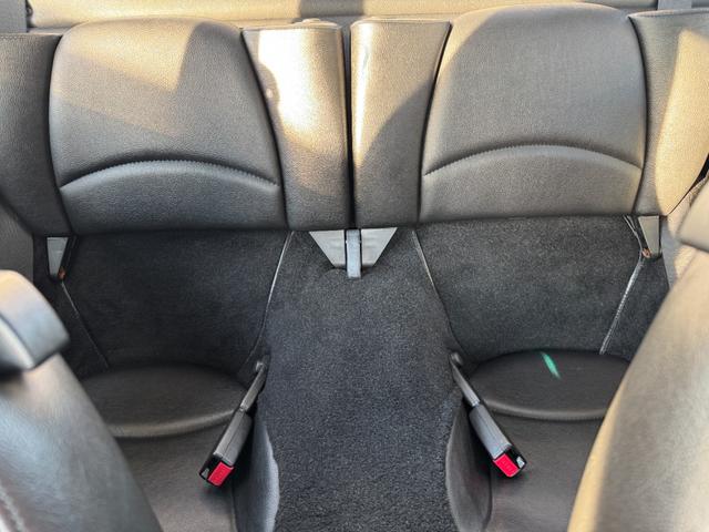 911 911カレラ D車 電動シート カラークレスト レザーステアリング ブラックキャリパー コンチネンタル製オーディオ カラークレストセンターキャップ(23枚目)