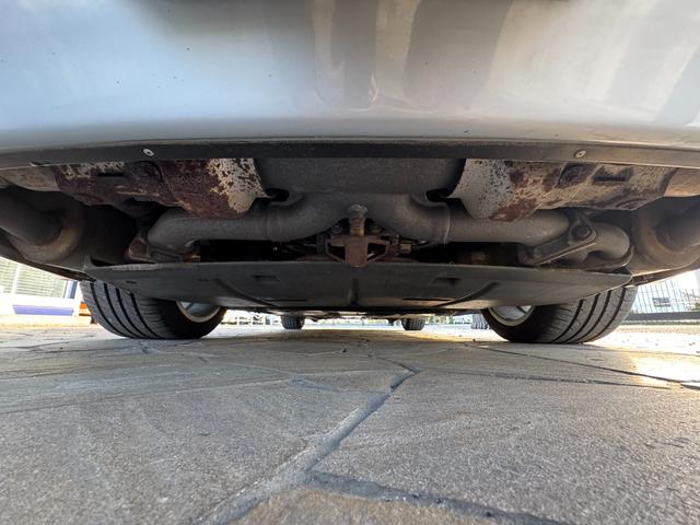 911 911カレラ D車 電動シート カラークレスト レザーステアリング ブラックキャリパー コンチネンタル製オーディオ カラークレストセンターキャップ(28枚目)