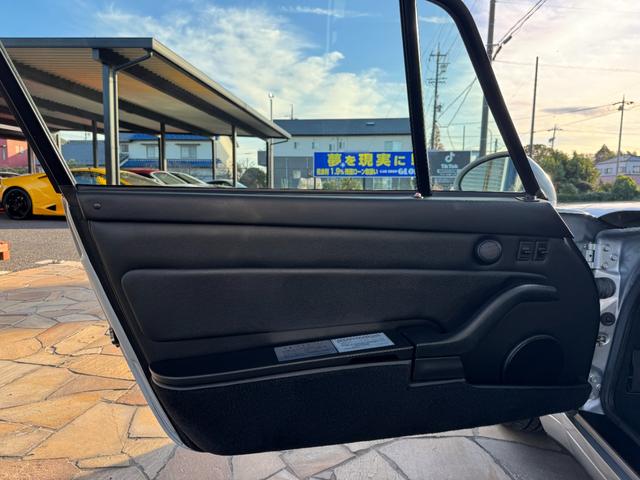 911 911カレラ D車 電動シート カラークレスト レザーステアリング ブラックキャリパー コンチネンタル製オーディオ カラークレストセンターキャップ(37枚目)