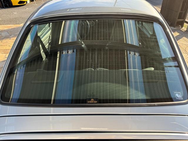 911 911カレラ D車 電動シート カラークレスト レザーステアリング ブラックキャリパー コンチネンタル製オーディオ カラークレストセンターキャップ(46枚目)