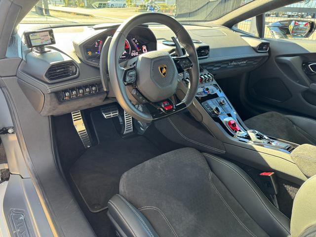 ���̃��U�[�ƃA���J���^�[�����ґ�Ɏg�p���ăX�|�[�e�B�Ȃ����i�ȃC���e���A�ł��B