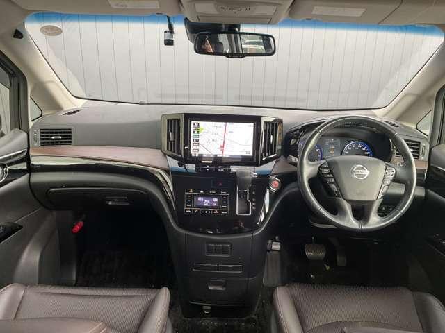 エルグランド 2.5 250ハイウェイスターS メモリーナビ 後席モニター ETC 左側オートスライドドア アルミホイル 点検記録簿 360カメラ ドライブレコーダ ワンオ-ナ-車 サイドカメラ クルコン インテリキー Bカメラ LEDヘッドランプ サイドカーテンエアバック 盗難防止(4枚目)