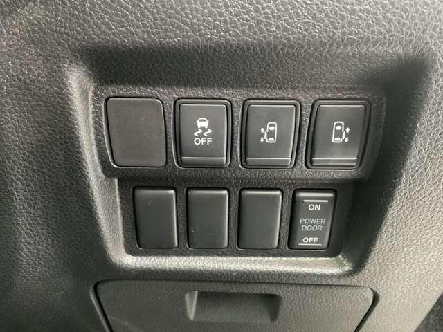 エルグランド 2.5 250ハイウェイスターS メモリーナビ 後席モニター ETC 左側オートスライドドア アルミホイル 点検記録簿 360カメラ ドライブレコーダ ワンオ-ナ-車 サイドカメラ クルコン インテリキー Bカメラ LEDヘッドランプ サイドカーテンエアバック 盗難防止(8枚目)