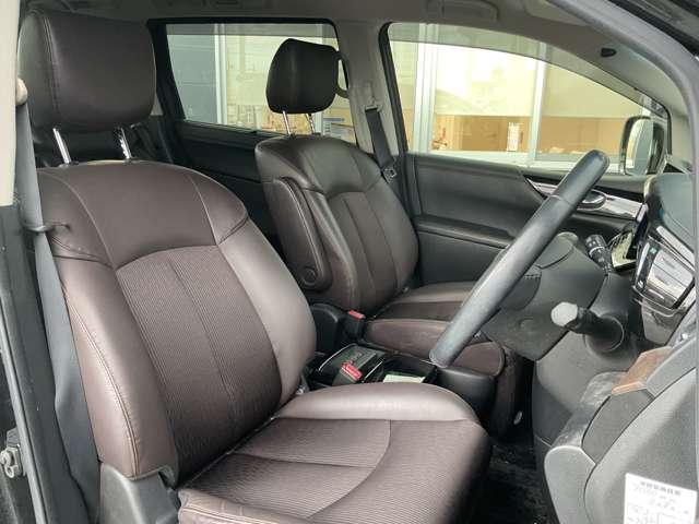 エルグランド 2.5 250ハイウェイスターS メモリーナビ 後席モニター ETC 左側オートスライドドア アルミホイル 点検記録簿 360カメラ ドライブレコーダ ワンオ-ナ-車 サイドカメラ クルコン インテリキー Bカメラ LEDヘッドランプ サイドカーテンエアバック 盗難防止(19枚目)