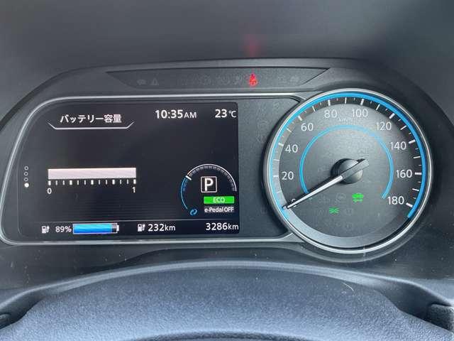 優れた視認性とデザイン性を兼ね備えたメーターです。燃費費表示等のインフォメーションをもとに燃費を意識した丁寧な走りをサポートします♪