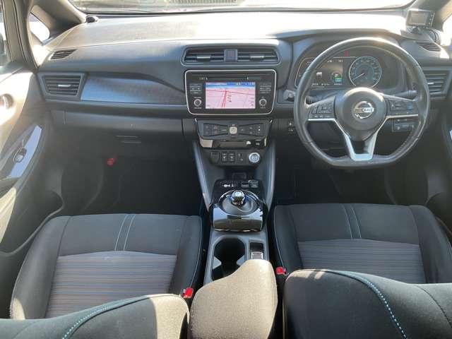 リーフ Ｘ　１０万台記念車　メーカーナビ　バックカメラ　アダプティブクルーズコントロール　ナビＴＶ　Ｂカメラ　レーンキープアシスト　衝突軽減ブレーキ　ＬＥＤヘッド　ドラレコ　キーフリー　イモビライザー　インテリジェントキー　ＥＴＣ　メモリナビ　記録簿（4枚目）