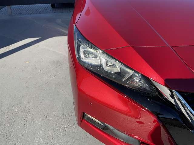 リーフ Ｘ　１０万台記念車　メーカーナビ　バックカメラ　アダプティブクルーズコントロール　ナビＴＶ　Ｂカメラ　レーンキープアシスト　衝突軽減ブレーキ　ＬＥＤヘッド　ドラレコ　キーフリー　イモビライザー　インテリジェントキー　ＥＴＣ　メモリナビ　記録簿（7枚目）