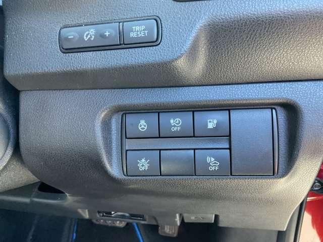 リーフ Ｘ　１０万台記念車　メーカーナビ　バックカメラ　アダプティブクルーズコントロール　ナビＴＶ　Ｂカメラ　レーンキープアシスト　衝突軽減ブレーキ　ＬＥＤヘッド　ドラレコ　キーフリー　イモビライザー　インテリジェントキー　ＥＴＣ　メモリナビ　記録簿（8枚目）