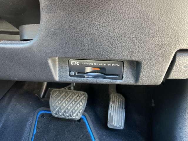 リーフ Ｘ　１０万台記念車　メーカーナビ　バックカメラ　アダプティブクルーズコントロール　ナビＴＶ　Ｂカメラ　レーンキープアシスト　衝突軽減ブレーキ　ＬＥＤヘッド　ドラレコ　キーフリー　イモビライザー　インテリジェントキー　ＥＴＣ　メモリナビ　記録簿（12枚目）