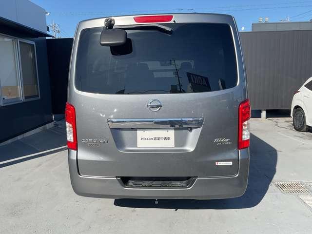ＮＶ３５０キャラバンバン ２．５　ライダー　プレミアムＧＸ　プロスタイルパッケージ　ロングボディ　ディーゼルターボ　メモリーナビ　バックカメラ　ＥＴＣ　衝突軽減装置　メモリーナビ　ドライブレコーダー　インテリジェントキー　ワンオーナー　バックカメラ　パワーウィンドウ　ＬＥＤライト　エアバック　パワステ　ＡＢＳ　ＥＴＣ　オートエアコン　キーレス（26枚目）