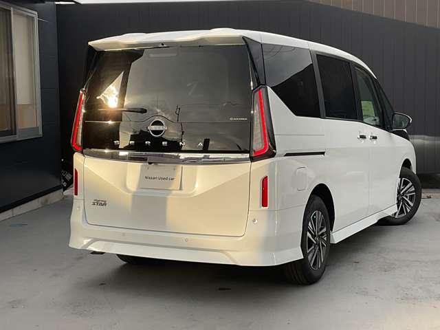 セレナ ２．０　ハイウェイスターＶ　※※雹害車※※メーカーナビ　全周囲カメラ　Ｗ電動スライド　レーダークルコン　レーンアシスト　ＬＥＤランプ　ワンオーナー車　盗難防止システム　ＥＴＣ装備　カーテンエアバッグ　アルミホイール　キーフリー　メモリ－ナビ　ナビＴＶ　エアコン　ドラレコ（2枚目）