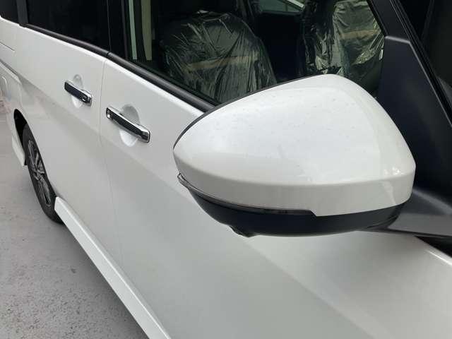 セレナ ２．０　ハイウェイスターＶ　※※雹害車※※メーカーナビ　全周囲カメラ　Ｗ電動スライド　レーダークルコン　レーンアシスト　ＬＥＤランプ　ワンオーナー車　盗難防止システム　ＥＴＣ装備　カーテンエアバッグ　アルミホイール　キーフリー　メモリ－ナビ　ナビＴＶ　エアコン　ドラレコ（6枚目）