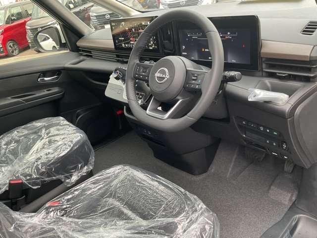 セレナ ２．０　ハイウェイスターＶ　※※雹害車※※メーカーナビ　全周囲カメラ　Ｗ電動スライド　レーダークルコン　レーンアシスト　ＬＥＤランプ　ワンオーナー車　盗難防止システム　ＥＴＣ装備　カーテンエアバッグ　アルミホイール　キーフリー　メモリ－ナビ　ナビＴＶ　エアコン　ドラレコ（17枚目）