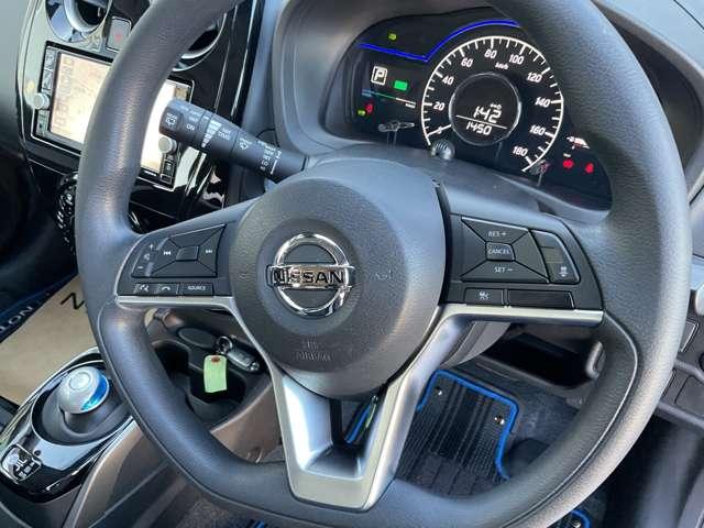 ノート １．２　ｅ－ＰＯＷＥＲ　Ｘ　Ｖセレクション　メモリーナビ　全周囲カメラ　ＥＴＣ２．０　アラウンドカメラ　ワンオ－ナ－車　運転席助手席エアバック　エアバッグ　衝突被害軽減装置　イモビライザー　ＬＥＤヘッドライト　パワーウインドウ　レーンアシスト　ＥＴＣ　アルミホイール　スマートキー（12枚目）