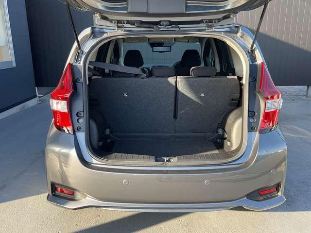 ノート １．２　ｅ－ＰＯＷＥＲ　Ｘ　Ｖセレクション　メモリーナビ　全周囲カメラ　ＥＴＣ２．０　アラウンドカメラ　ワンオ－ナ－車　運転席助手席エアバック　エアバッグ　衝突被害軽減装置　イモビライザー　ＬＥＤヘッドライト　パワーウインドウ　レーンアシスト　ＥＴＣ　アルミホイール　スマートキー（14枚目）