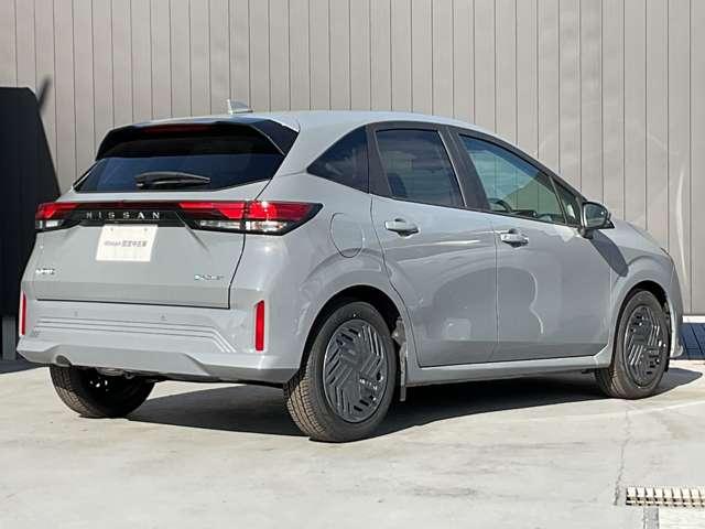 ノート 1.2 X ※※雹害車※※ナビレス 全周囲カメラ リアカメラ 衝突被害軽減ブレ-キ 全方位カメラ 禁煙車 レーンアシスト インテリジェントキー ワンオーナー アイドリングストップ 盗難防止システム サイドカーテンエアバック サイドカメラ キーレス(2枚目)