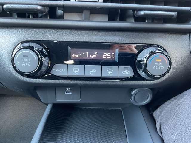 ノート 1.2 X ※※雹害車※※ナビレス 全周囲カメラ リアカメラ 衝突被害軽減ブレ-キ 全方位カメラ 禁煙車 レーンアシスト インテリジェントキー ワンオーナー アイドリングストップ 盗難防止システム サイドカーテンエアバック サイドカメラ キーレス(9枚目)