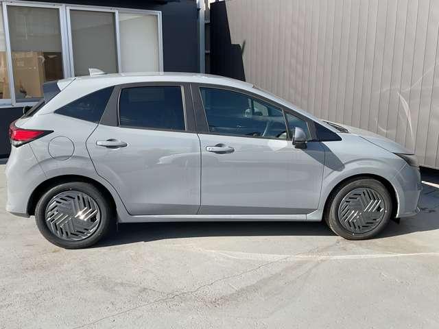 ノート 1.2 X ※※雹害車※※ナビレス 全周囲カメラ リアカメラ 衝突被害軽減ブレ-キ 全方位カメラ 禁煙車 レーンアシスト インテリジェントキー ワンオーナー アイドリングストップ 盗難防止システム サイドカーテンエアバック サイドカメラ キーレス(17枚目)