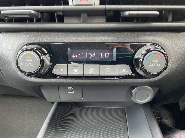 ノート 1.2 X ※※雹害車※※ナビレス 全周囲カメラ リアカメラ 衝突被害軽減ブレ-キ 全方位カメラ 禁煙車 LEDヘッドライト レーンアシスト インテリジェントキー ワンオーナー アイドリングストップ 盗難防止システム サイドカーテンエアバック ABS(9枚目)