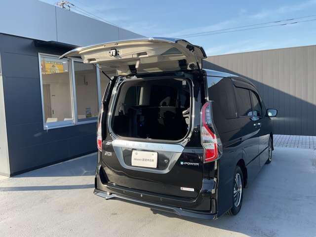 セレナ １．２　ｅ－ＰＯＷＥＲ　ハイウェイスター　Ｖ　メモリーナビ　全周囲カメラ　ＥＴＣ　３６０°カメラ　エマジェンシーブレーキ　１オナ　スマキー　バックカメラ　ＬＥＤ　レーンアシスト　点検記録簿付　ＥＴＣ　ドラレコ　Ａストップ　イモビ　フルオートエアコン　アルミホイール　エアバック（8枚目）