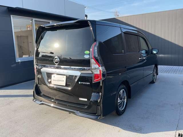 セレナ １．２　ｅ－ＰＯＷＥＲ　ハイウェイスター　Ｖ　メモリーナビ　全周囲カメラ　ＥＴＣ　３６０°カメラ　エマジェンシーブレーキ　１オナ　スマキー　バックカメラ　ＬＥＤ　レーンアシスト　点検記録簿付　ＥＴＣ　ドラレコ　Ａストップ　イモビ　フルオートエアコン　アルミホイール　エアバック（12枚目）