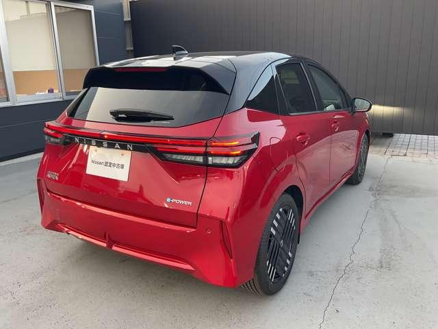 オーラ １．２　Ｇ　※※雹害車※※メーカーナビ　全周囲カメラ　自動（被害軽減）ブレーキ　ＬＥＤ　ＬＫＡ　サイドカメラ　ＥＴＣ　カーテンエアバッグ　イモビライザー　アルミホイール　禁煙　インテリジェントキー　パワーウィンドウ　ワンオーナー　フルオートエアコン（11枚目）