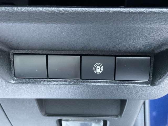 ノート １．２　Ｘ　※※雹害車※※ナビレス　全周囲カメラ　リアカメラ　衝突被害軽減ブレ－キ　全方位カメラ　禁煙車　ＬＥＤヘッドライト　レーンアシスト　インテリジェントキー　ワンオーナー　アイドリングストップ　盗難防止システム　サイドカーテンエアバック　ＡＢＳ（8枚目）