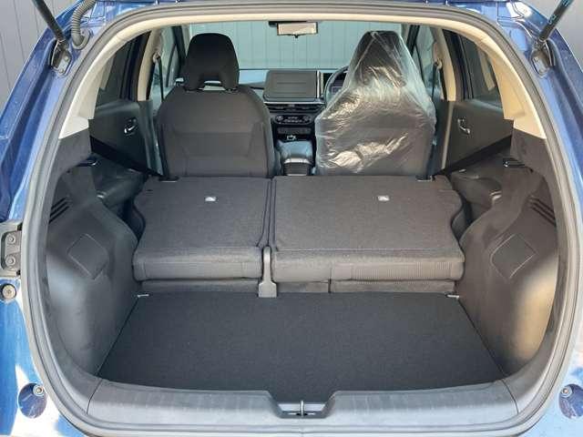 ノート １．２　Ｘ　※※雹害車※※ナビレス　全周囲カメラ　リアカメラ　衝突被害軽減ブレ－キ　全方位カメラ　禁煙車　ＬＥＤヘッドライト　レーンアシスト　インテリジェントキー　ワンオーナー　アイドリングストップ　盗難防止システム　サイドカーテンエアバック　ＡＢＳ（18枚目）