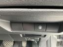 運転席のハンドル右奥側にまとめられたスイッチ群。一目で分かりやすく操作しやすいです。