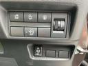 運転席のハンドル右奥側にまとめられたスイッチ群。一目で分かりやすく操作しやすいです。