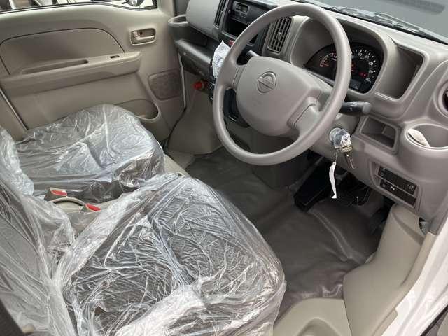 クリッパーバン 660 DX ハイルーフ 雹害車 ラジオデッキ キーレス デュアルカメラブレーキサポート ワンオーナー リモコンキー エアコン 運転席エアバッグ パワーウィンドウ Wエアバッグ パワーステアリング ABS レーンキープ iストップ(8枚目)