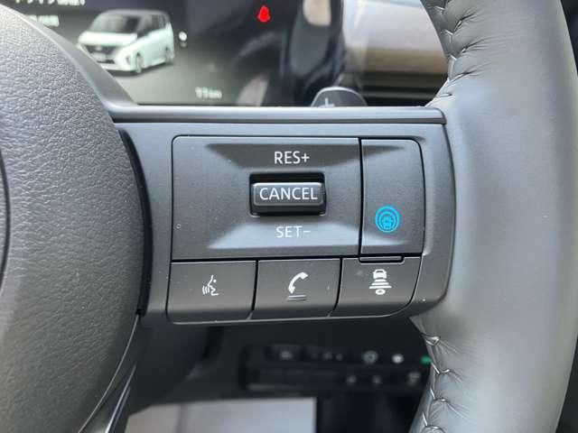 プロパイロット装備！高速道路の運転で、アクセル、ブレーキ、ハンドルの操作をアシストし、ドライバーの負担を軽減します。