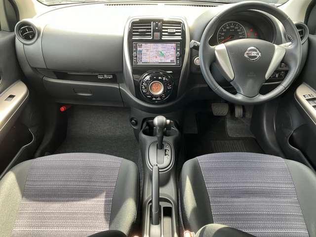 マーチ １．２　ボレロ　日産純正ナビ　バックモニター　ＥＴＣ　ダブルエアバック　ワンオ－ナ－車　メンテナンスノート　ナビＴＶ　アイドリングＳ　パワーステアリング　パワーウィンドウ　メモリーナビ　アルミ付き　キーレス　スマートキー　ＥＴＣ　車線逸脱警報　ＡＢＳ（4枚目）
