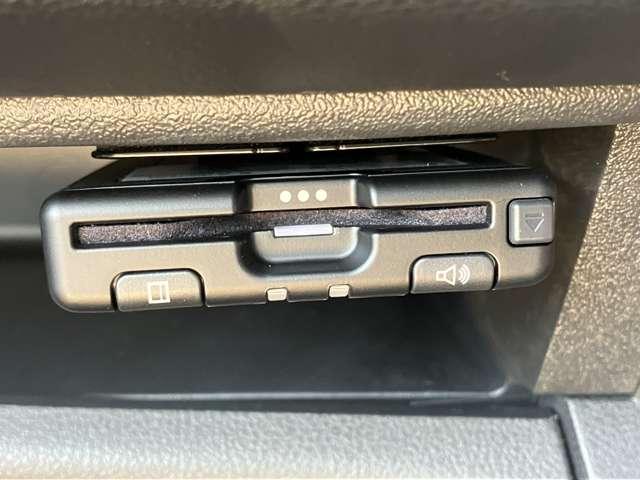 マーチ １．２　ボレロ　日産純正ナビ　バックモニター　ＥＴＣ　ダブルエアバック　ワンオ－ナ－車　メンテナンスノート　ナビＴＶ　アイドリングＳ　パワーステアリング　パワーウィンドウ　メモリーナビ　アルミ付き　キーレス　スマートキー　ＥＴＣ　車線逸脱警報　ＡＢＳ（9枚目）