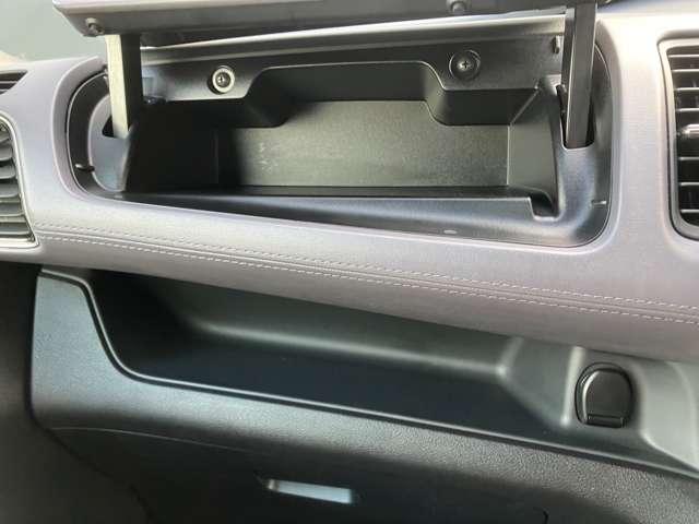 セレナ １．２　ｅ－ＰＯＷＥＲ　ハイウェイスター　Ｖ　ドライブレコーダー　後席モニター　３６０°カメラ　エマジェンシーブレーキ　１オナ　スマキー　バックカメラ　ＬＥＤ　レーンアシスト　点検記録簿付　ＥＴＣ　ドラレコ　Ａストップ　イモビ　フルオートエアコン　アルミホイール　エアバック（19枚目）