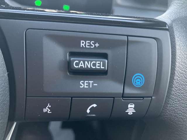 ノート １．２　Ｘ　雹害車　アラウンドビューモニター　リアカメラ　衝突被害軽減ブレ－キ　全方位カメラ　禁煙車　レーダークルーズ　レーンアシスト　インテリジェントキー　アイドリングストップ　盗難防止システム　サイドカーテンエアバック　サイドカメラ　キーレス（3枚目）