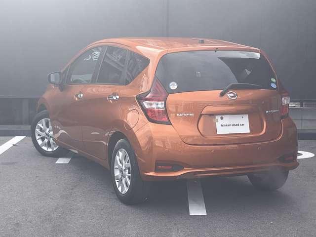 ノート １．２　ｅ－ＰＯＷＥＲ　Ｘ　日産純正ナビ　バックモニター　記録簿付　Ｒカメラ　運転席助手席エアバック　ＡＵＴＯエアコン　１オーナー　ナビＴＶ　ＡＷ　運転席エアバッグ　キーレスエントリー　ＬＥＤヘッド　ＥＴＣ車載器　パワーウィンドウ　パワステ　メモリーナビ（4枚目）