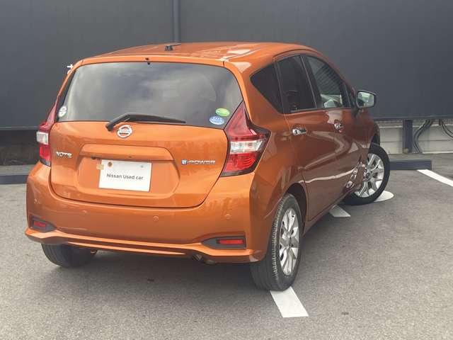 ノート １．２　ｅ－ＰＯＷＥＲ　Ｘ　日産純正ナビ　バックモニター　記録簿付　Ｒカメラ　運転席助手席エアバック　ＡＵＴＯエアコン　１オーナー　ナビＴＶ　ＡＷ　運転席エアバッグ　キーレスエントリー　ＬＥＤヘッド　ＥＴＣ車載器　パワーウィンドウ　パワステ　メモリーナビ（6枚目）