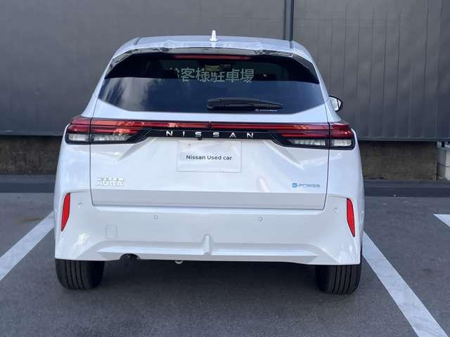 オーラ １．２　Ｇ　雹害車　アラウンドビューモニター　自動（被害軽減）ブレーキ　ＬＥＤ　ＬＫＡ　サイドカメラ　カーテンエアバッグ　イモビライザー　アルミホイール　禁煙　インテリジェントキー　パワーウィンドウ　フルオートエアコン　キーレスエントリー　ＡＢＳ（6枚目）