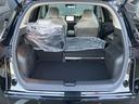 乗車定員時でも広いラゲッジを確保♪