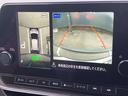 アラウンドビューモニター装備！空から見ているような映像によって不慣れな場所での車庫入れや縦列駐車等はもちろん狭い道でのすれ違いも安心♪