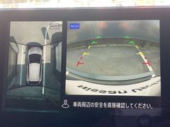 アラウンドビューモニター装備！空から見ているような映像によって不慣れな場所での車庫入れや縦列駐車等はもちろん狭い道でのすれ違いも安心♪ 6