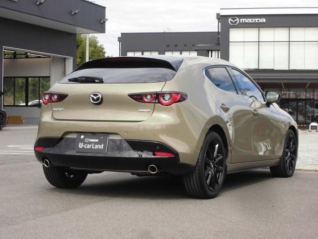 ＭＡＺＤＡ３ファストバック １５Ｓ　レトロスポーツエディション　衝突被害軽減システム　アダプティブクルーズコントロール　全周囲カメラ　オートマチックハイビーム　電動シート　シートヒーター　バックカメラ　オートライト　ＬＥＤヘッドランプ　Ｂｌｕｅｔｏｏｔｈ（2枚目）