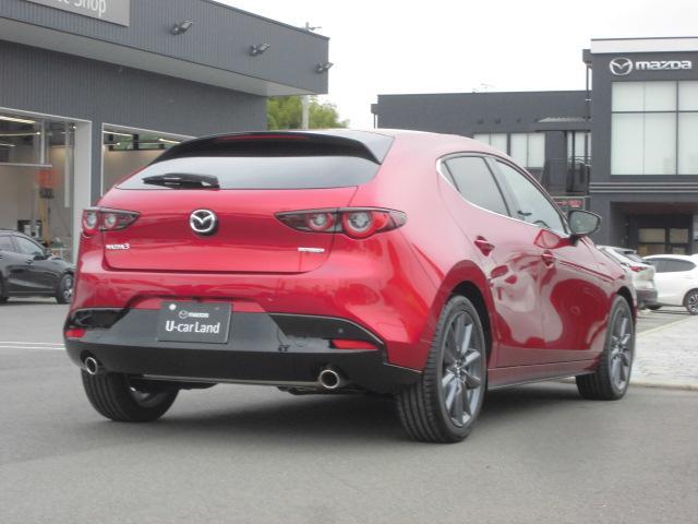 MAZDA3ファストバック 20S ツーリング 衝突被害軽減システム アダプティブクルーズコントロール 全周囲カメラ オートマチックハイビーム 革シート 電動シート シートヒーター バックカメラ オートライト LEDヘッドランプ Bluetooth(2枚目)