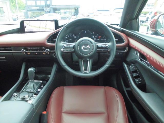 MAZDA3ファストバック 20S ツーリング 衝突被害軽減システム アダプティブクルーズコントロール 全周囲カメラ オートマチックハイビーム 革シート 電動シート シートヒーター バックカメラ オートライト LEDヘッドランプ Bluetooth(4枚目)