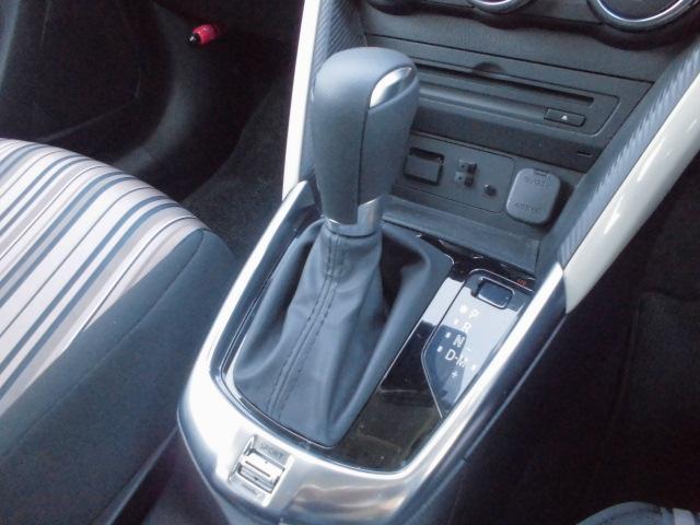 デミオ １３Ｓ　アーバンスタイリッシュモード　衝突被害軽減システム　シートヒーター　オートライト　ＬＥＤヘッドランプ　ＥＴＣ　Ｂｌｕｅｔｏｏｔｈ（11枚目）