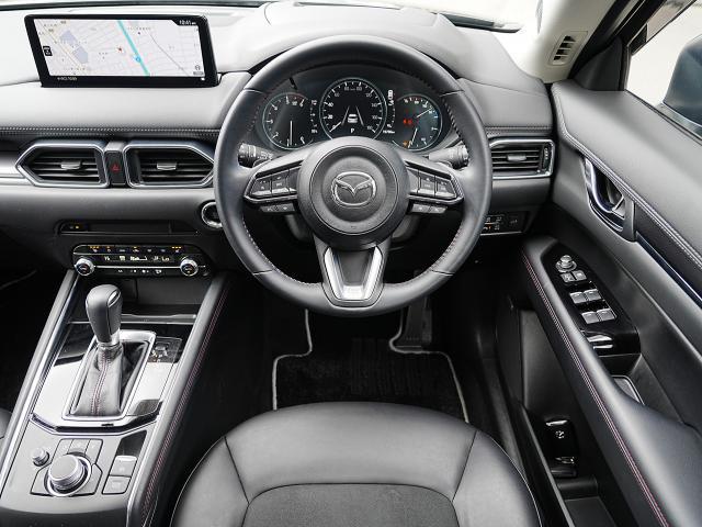 ＣＸ－５ ＸＤ　ブラックトーンエディション　衝突被害軽減システム　アダプティブクルーズコントロール　全周囲カメラ　オートマチックハイビーム　電動シート　シートヒーター　バックカメラ　オートライト　ＬＥＤヘッドランプ　ＥＴＣ　Ｂｌｕｅｔｏｏｔｈ（4枚目）