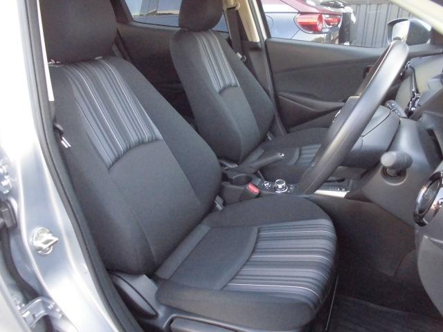 ＭＡＺＤＡ２ １５Ｓ　スマートエディション　衝突被害軽減システム　全周囲カメラ　オートマチックハイビーム　ナビ　バックカメラ　オートライト　ＬＥＤヘッドランプ　ＥＴＣ　Ｂｌｕｅｔｏｏｔｈ　ワンオーナー（13枚目）