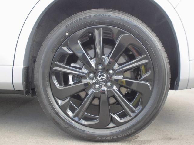 ＣＸ－６０ ＸＤ－ハイブリッド　トレッカー　衝突被害軽減システム　アダプティブクルーズコントロール　全周囲カメラ　オートマチックハイビーム　サンルーフ　４ＷＤ　革シート　電動シート　シートヒーター　バックカメラ　オートライト　ＬＥＤヘッドランプ（18枚目）